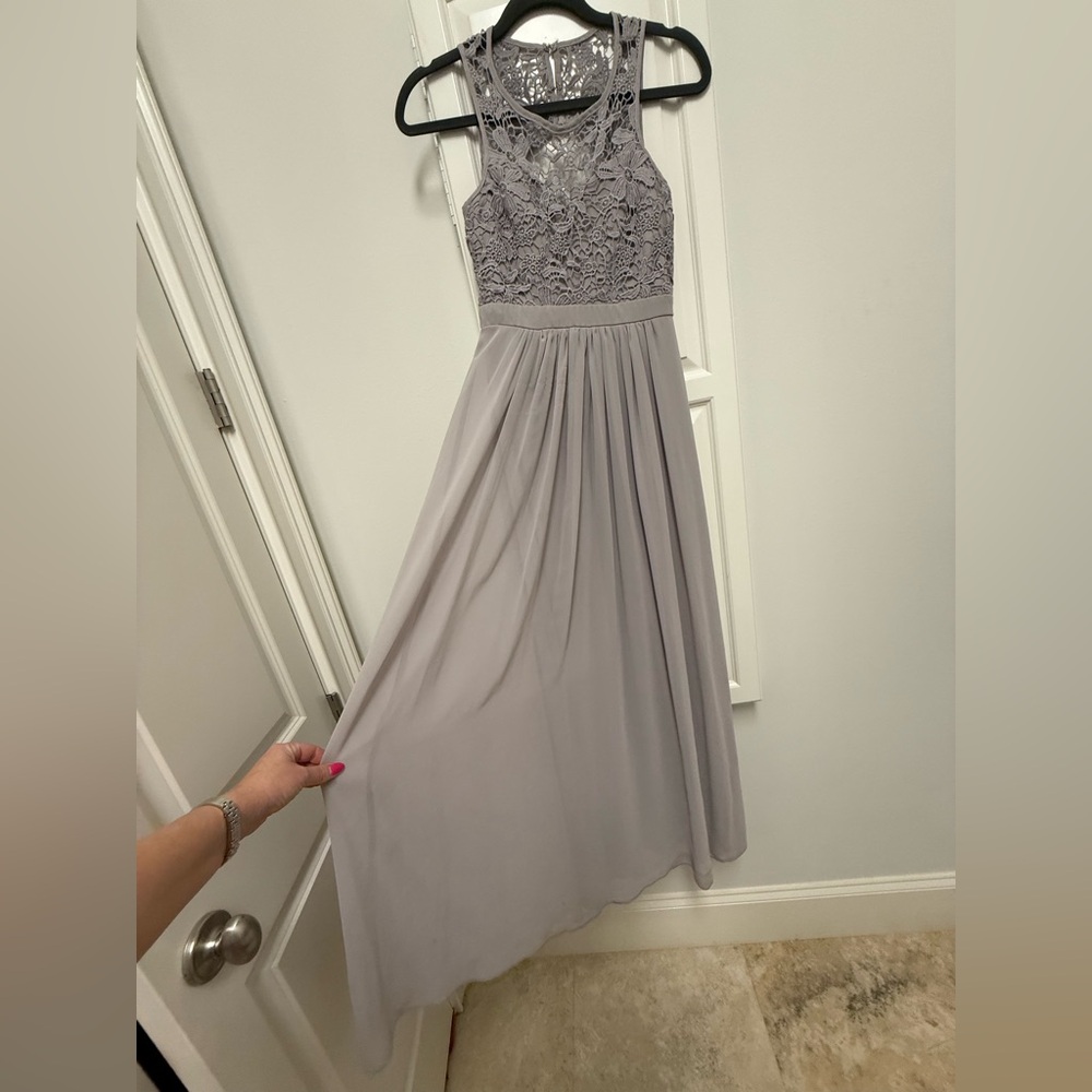 Elegant Gray Lace Evening Dress